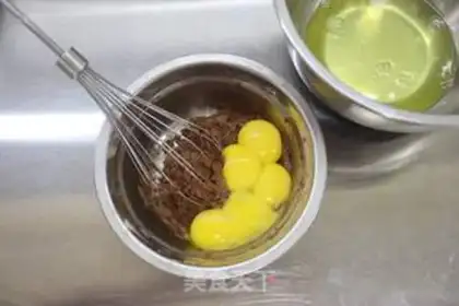 Make Chocolate cream box cake step 4