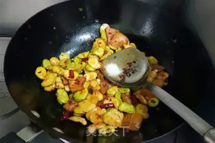 Make Five-flower fried beans step 6