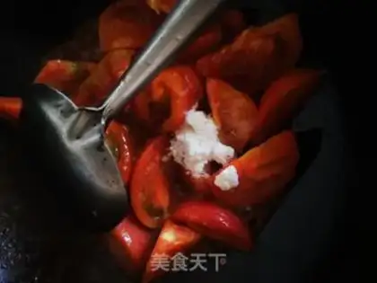 Make Tomato fried eggs step 6