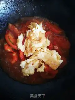 Make Tomato fried eggs step 7