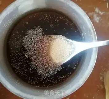 Make Smiling with red sugar step 0