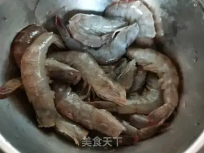 Make Crayfish and chili step 0