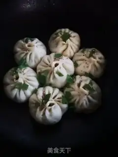 Make Piggy buns step 12