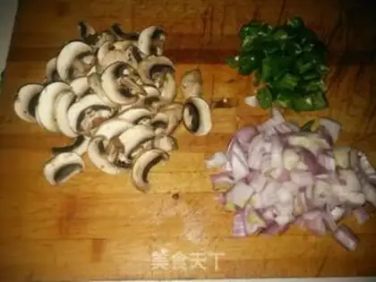Make Chicken garden mushroom pizza step 7