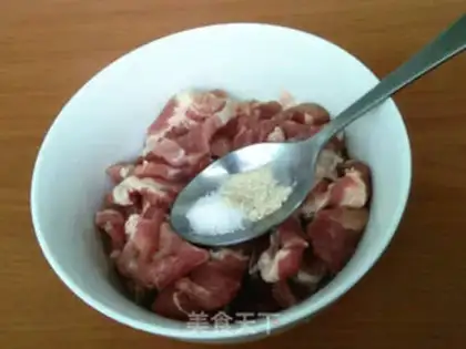 Make Meatloaf and cheese step 1