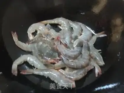 Make Crayfish and chili step 3