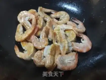 Make Crayfish and chili step 4