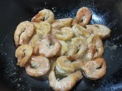 Make Crayfish and chili step 5