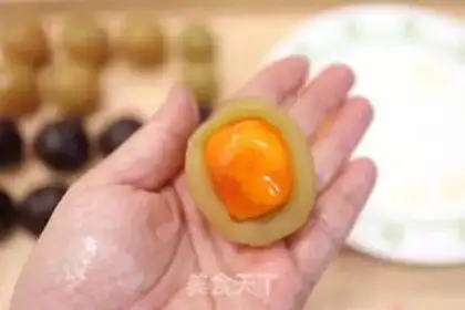 Make White Lotus and Red Bean Sands step 7