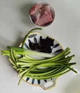 Make Garlic fried meat step 0