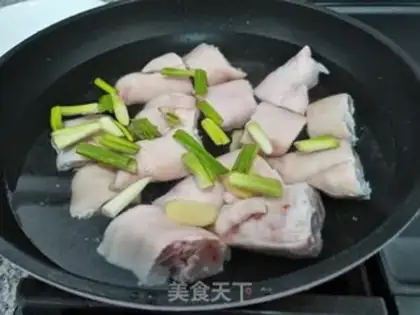 Make Spicy spicy pig hoof step 0