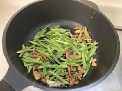 Make Bean-bean twirl step 8