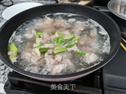 Make Spicy spicy pig hoof step 1