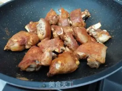 Make Spicy spicy pig hoof step 3