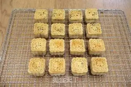 Make White Lotus and Red Bean Sands step 21