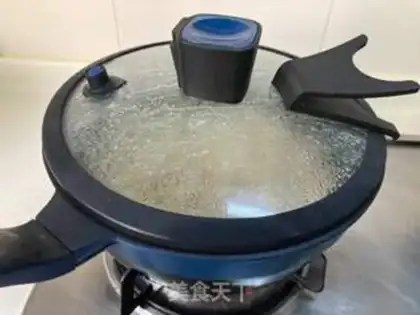 Make Bean-bean twirl step 14