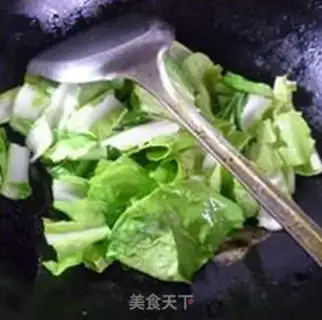 Make No. 5 mushroom fan soup step 5