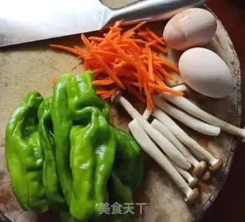 Make Pepper carrots, cheese and eggs step 0
