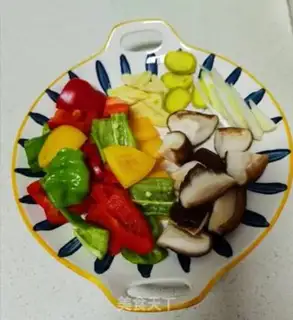 Make Pepper mushrooms burn Japanese tofu step 1