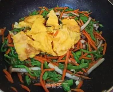 Make Pepper carrots, cheese and eggs step 8