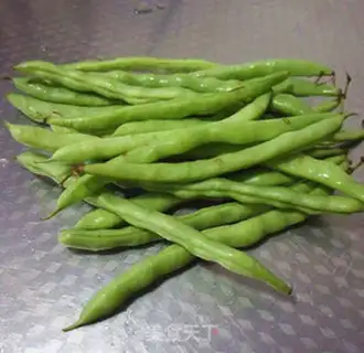Make Shrimp skin and bean horns step 0