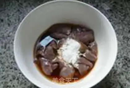 Make No. 5 pork gravy step 5