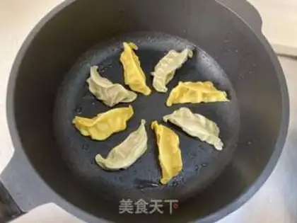 Make Hold on to the omelet step 4