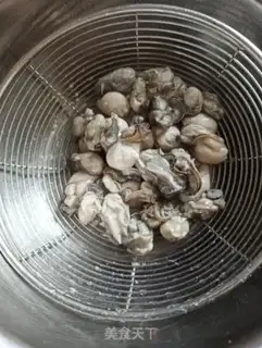 Make Oyster fried eggs step 1