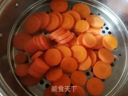 Make Spinach carrot noodles step 1