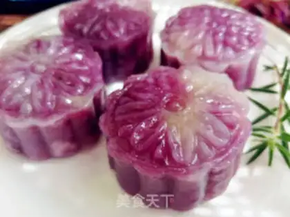Make Crystal potato chestnut mooncake step 12