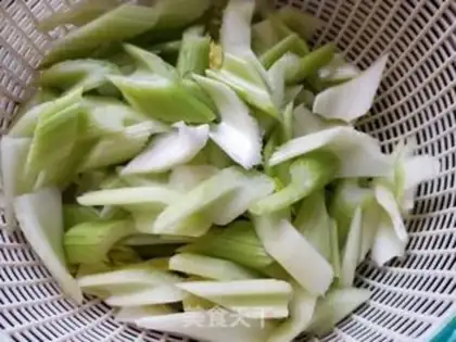 Make Celery makes mushrooms step 0