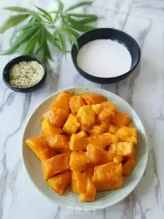 Make Pyramid mango coconut step 0