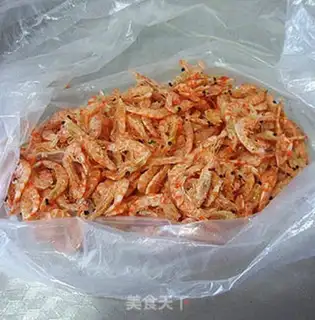 Make Onion fried red shrimp skin step 0