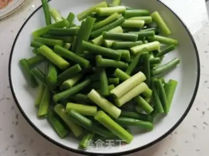 Make Garlic fried meat step 1