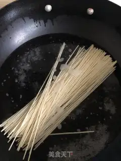 Make Hot dry noodles step 0