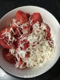 Make Tomato shrimp and egg soup step 1