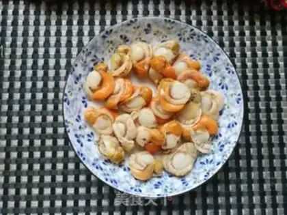 Make Cleaning up the scallops step 0