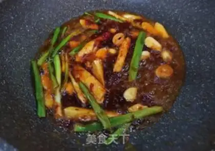 Make Bean petal fried fish tofu step 3