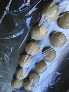 Make A tan green bean mooncake step 4