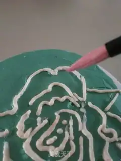 Make Pony flower embroidery cake step 27