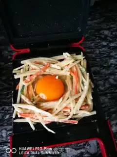 Make Fried eggs in the nest step 5