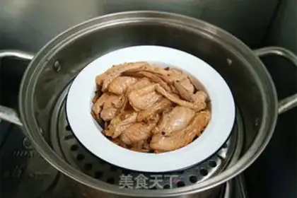 Make Gold needles steam chicken wings step 7