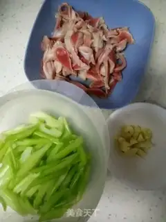 Make Celery fried chicken step 0