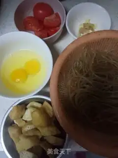 Make Tomato powder soup step 0