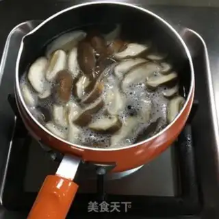 Make Five flowers, fried mushrooms step 0