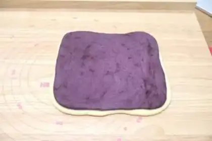 Make Cheese almond double-coloured toast step 8
