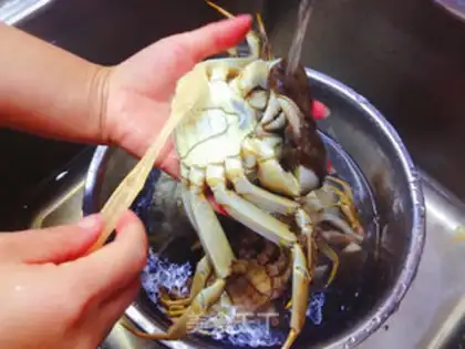 Make Curry crabs step 0