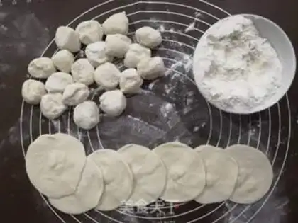 Make Cream eggs and shrimp dumplings step 3