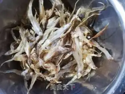 Make Spicy little fish step 0