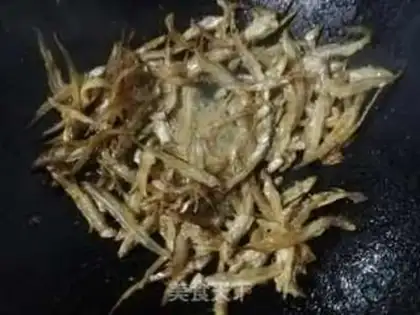 Make Spicy little fish step 2